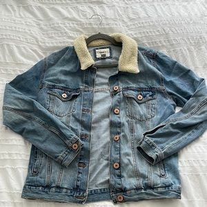 Denim jacket from Forever 21 | Size M